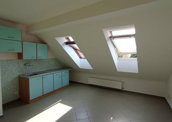 Kancelárske / obchodné priestory na prenájom 87 m2, Nitra- Pešia zóna