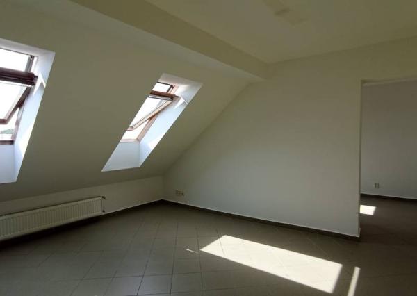 Kancelárske / obchodné priestory na prenájom 87 m2, Nitra- Pešia zóna