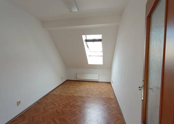 Kancelárske / obchodné priestory na prenájom 87 m2, Nitra- Pešia zóna