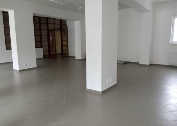 Kancelárske/ obchodné priestory 112 m2, pešia zóna Nitra