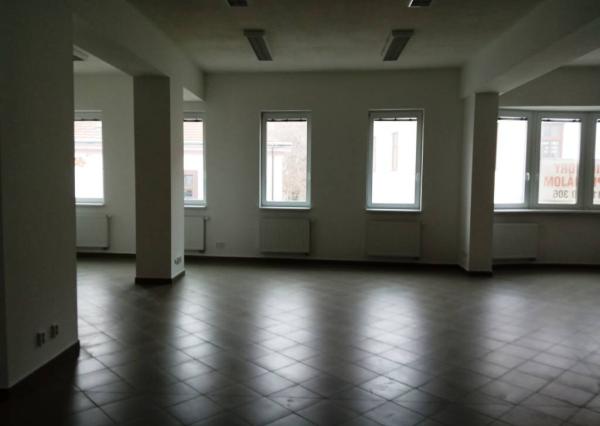 Kancelárske/ obchodné priestory 112 m2, pešia zóna Nitra