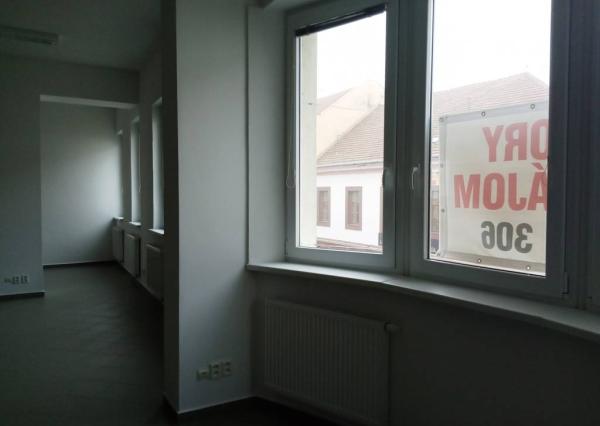 Kancelárske/ obchodné priestory 112 m2, pešia zóna Nitra