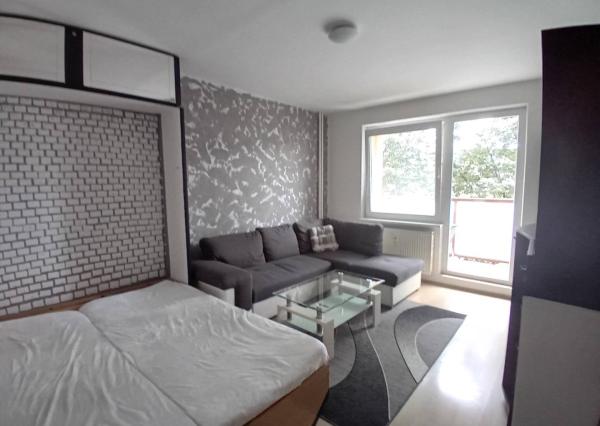 Prenájom krásny 2-izbový byt + loggia v peknom, tichom prostredí, Nové