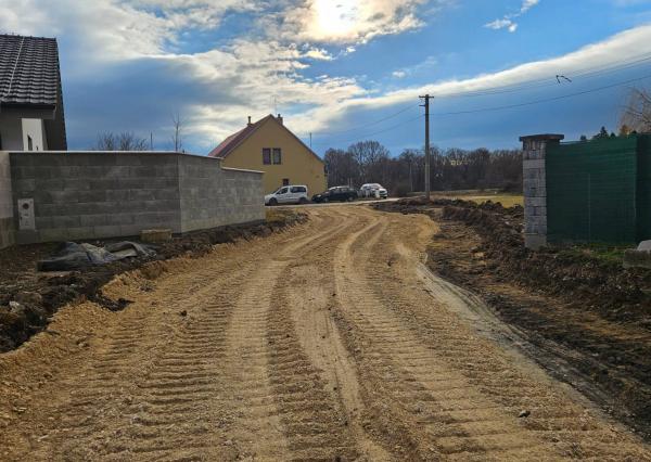 *REZERVOVANÉ* STAVEBNÝ POZEMOK 615 M² BOROVCE *VIDEO*