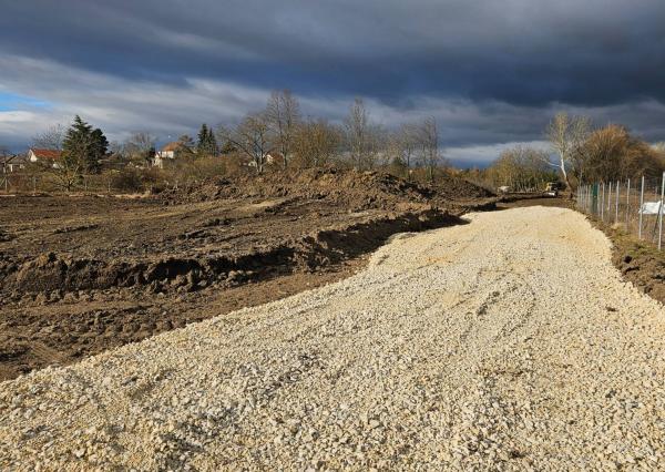 *REZERVOVANÉ* STAVEBNÝ POZEMOK 615 M² BOROVCE *VIDEO*