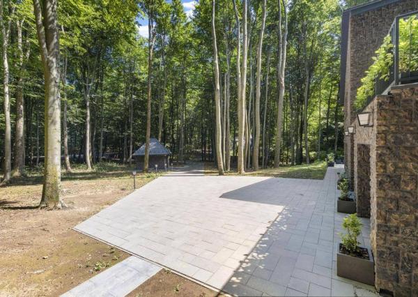 3-podlažná, 8-izbová rodinná vila, Modra Piesok nad Zochovou chatou