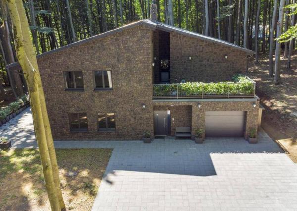 3-podlažná, 8-izbová rodinná vila, Modra Piesok nad Zochovou chatou