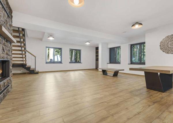 3-podlažná, 8-izbová rodinná vila, Modra Piesok nad Zochovou chatou