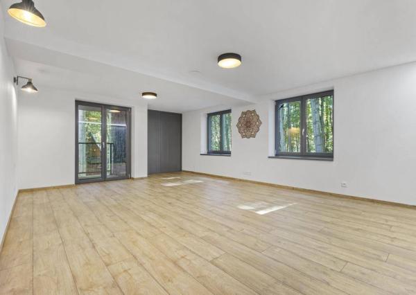 3-podlažná, 8-izbová rodinná vila, Modra Piesok nad Zochovou chatou