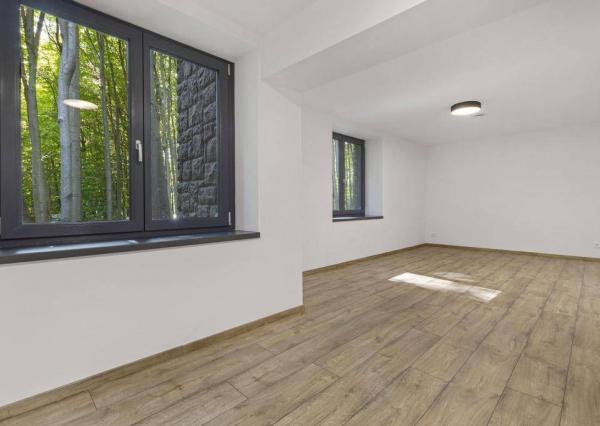 3-podlažná, 8-izbová rodinná vila, Modra Piesok nad Zochovou chatou