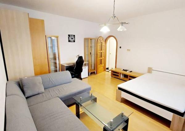 Na prenájom 1 izbový byt, 50 m², Radlinského ul., Staré Mesto, ihneď