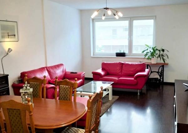 Na prenájom 2-izbový byt s terasou, 75 m², Kvetná ulica, Rovinka