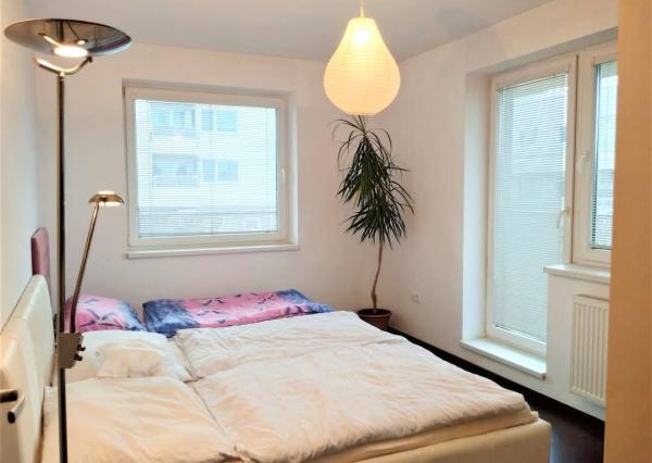Na prenájom 2-izbový byt s terasou, 75 m², Kvetná ulica, Rovinka