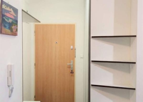 Na prenájom 2-izbový byt s terasou, 75 m², Kvetná ulica, Rovinka