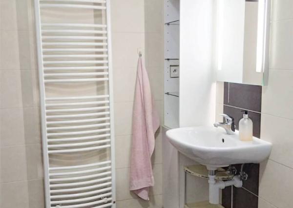 Na prenájom 2-izbový byt s terasou, 75 m², Kvetná ulica, Rovinka