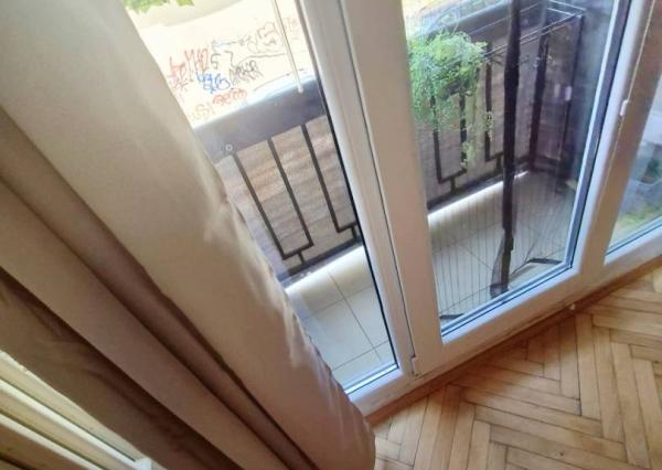 Na prenájom 1-izbový byt s balkónom, 27 m², Hollého, voľný od 15.6. 