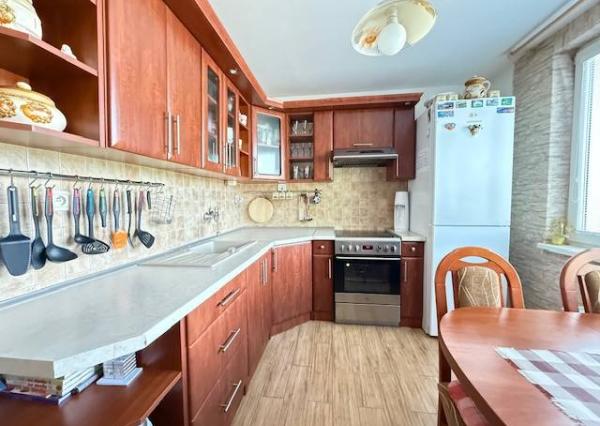 Pekný 2 izbový byt v Beckove - 2x lodžia, zariadený