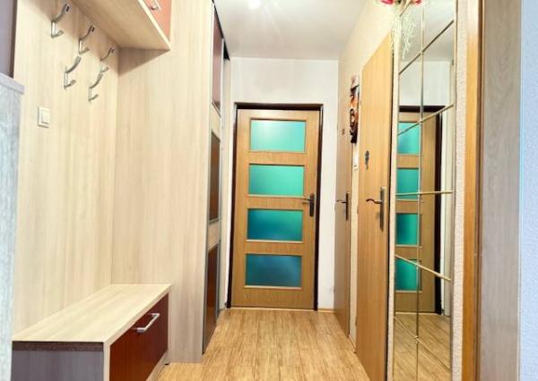 Pekný 2 izbový byt v Beckove - 2x lodžia, zariadený