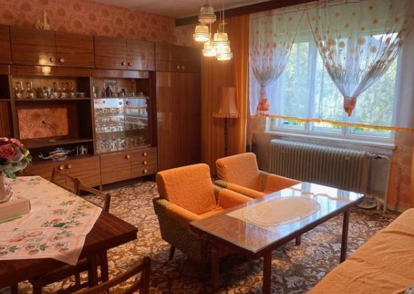 Rodinný Dom Košecké Podhradie, pozemok 1980 m2 , garáž a stodola