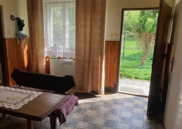 Rodinný Dom Košecké Podhradie, pozemok 1980 m2 , garáž a stodola