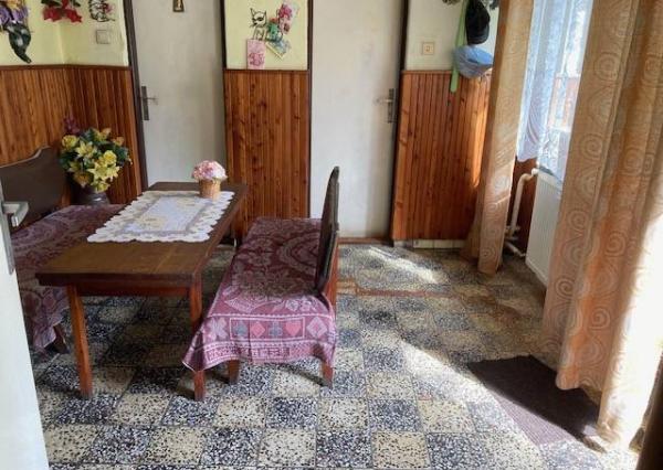 Rodinný Dom Košecké Podhradie, pozemok 1980 m2 , garáž a stodola