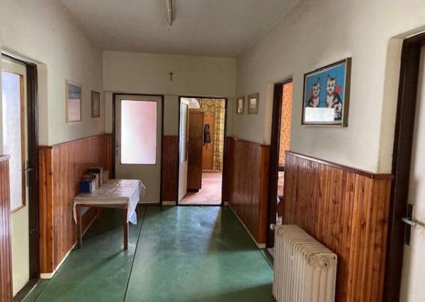 Rodinný Dom Košecké Podhradie, pozemok 1980 m2 , garáž a stodola