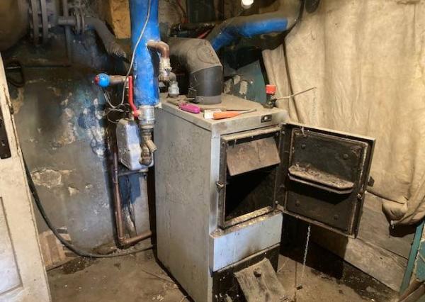 Rodinný Dom Košecké Podhradie, pozemok 1980 m2 , garáž a stodola