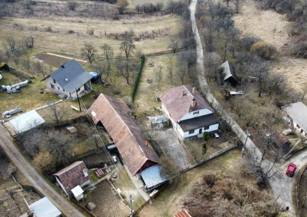 Rodinný Dom Košecké Podhradie, pozemok 1980 m2 , garáž a stodola