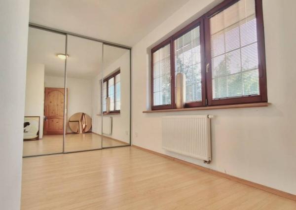 Na prenájom krásny veľký 3-izb. byt, 105 m², Červeňová ul. Staré Mesto