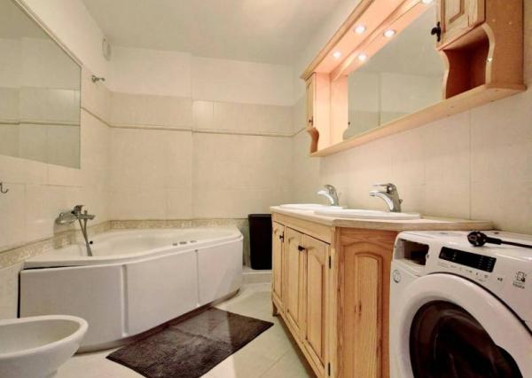 Na prenájom krásny veľký 3-izb. byt, 105 m², Červeňová ul. Staré Mesto