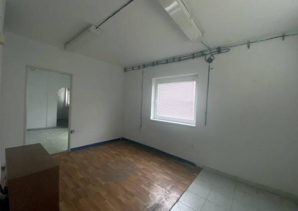 Komerčná budova - Ilava - centrum mesta