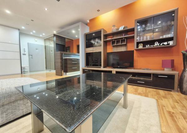 Na prenájom 3-izbový byt s balkónom, 97 m², Tallerova ul., Staré Mesto