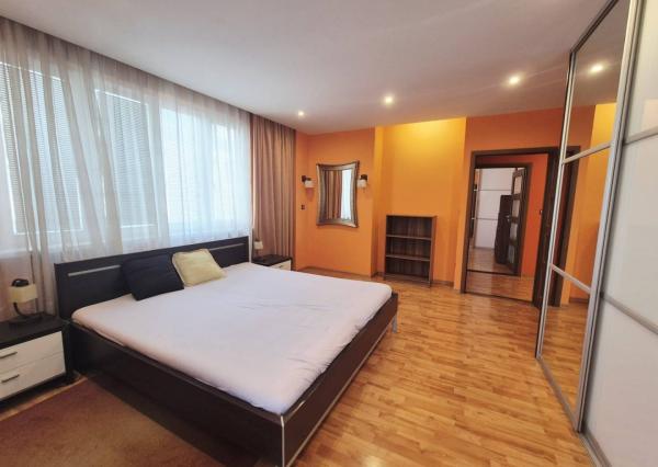 Na prenájom 3-izbový byt s balkónom, 97 m², Tallerova ul., Staré Mesto