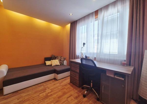 Na prenájom 3-izbový byt s balkónom, 97 m², Tallerova ul., Staré Mesto