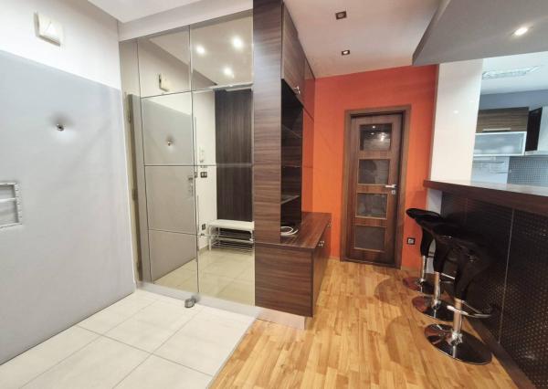 Na prenájom 3-izbový byt s balkónom, 97 m², Tallerova ul., Staré Mesto