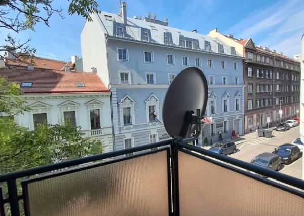 Na prenájom 3-izbový byt s balkónom, 97 m², Tallerova ul., Staré Mesto