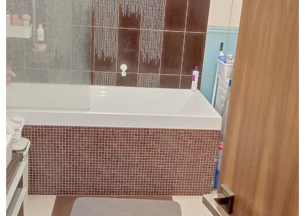 Prenájom 5-izbového rodinného domu s garážou, Moravany nad Váhom