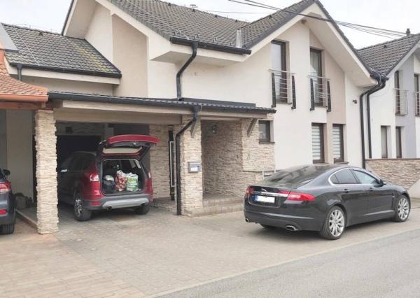 Prenájom 5-izbového rodinného domu s garážou, Moravany nad Váhom
