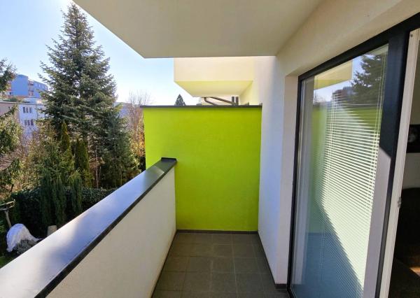 PREDANÉ Štýlový slnečný 2 izb byt v Novostavbe, terasa, balkón