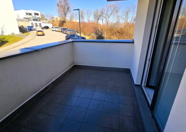 PREDANÉ Štýlový slnečný 2 izb byt v Novostavbe, terasa, balkón