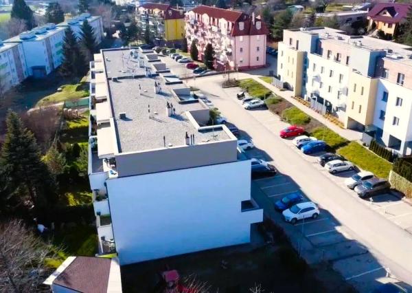 PREDANÉ Štýlový slnečný 2 izb byt v Novostavbe, terasa, balkón