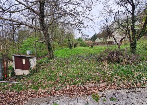 *REZERVOVANÉ* Stavebný pozemok 607 m2, Hôrka nad Váhom