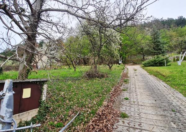 *REZERVOVANÉ* Stavebný pozemok 607 m2, Hôrka nad Váhom