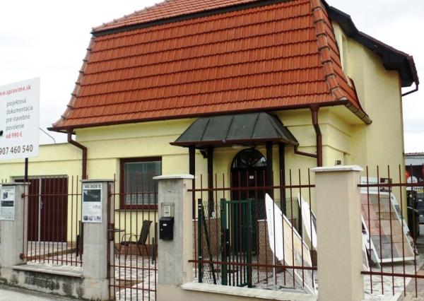 Na prenájom komerčná budova 160 m2 ako kancelárske priestory - NMnV