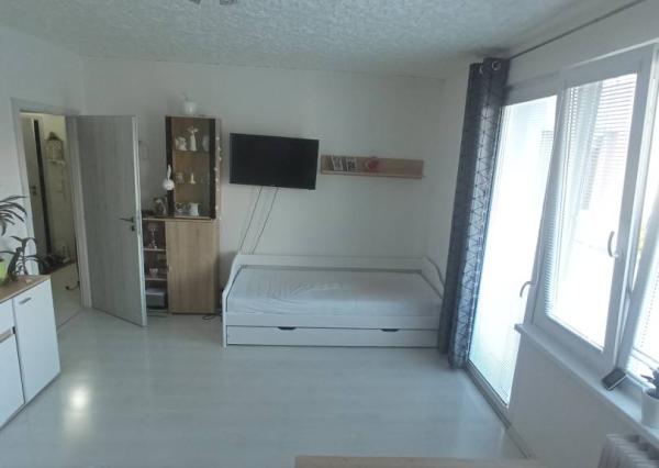 Na predaj 2 izbový byt s balkónom Brezová pod Bradlom