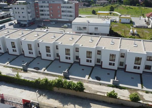 *SKOLAUDOVANÉ* 4 IZB. NOVOSTAVBA  RODINNÝ DOM, NOVÁ DEDINKA