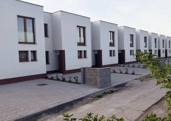 *SKOLAUDOVANÉ* 4 IZB. NOVOSTAVBA  RODINNÝ DOM, NOVÁ DEDINKA