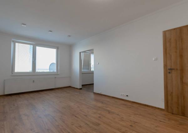Na predaj krásny 3-izb. byt s balkónom, 84 m², Dunajská Streda,centrum