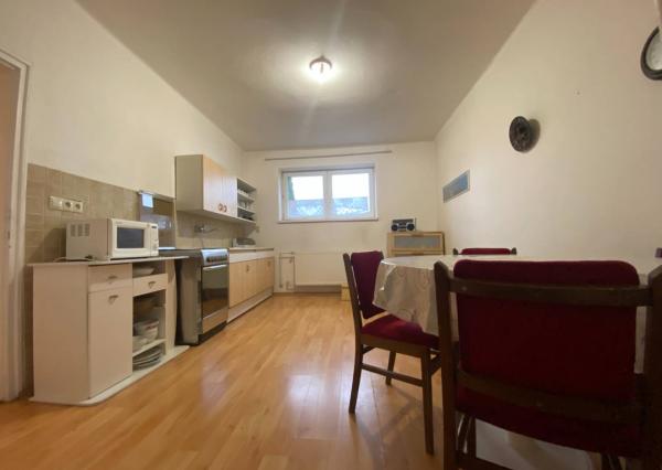 Rodinný dom v Nemšovej, pozemok 1000 m2