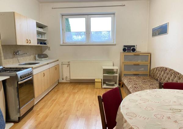 Rodinný dom v Nemšovej, pozemok 1000 m2